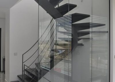 escalier métallique moderne